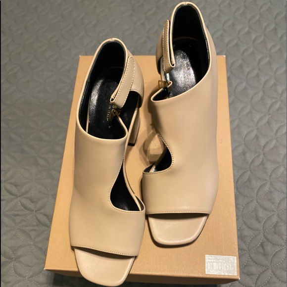 Via Spiga Women’s open toe block heel booties - Picture 4 of 6